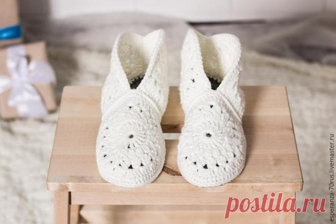 Милые домашние тапочки крючком – Ярмарка Мастеров