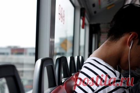 На Украине запретили российскую музыку в общественных местах. На Украине запретили проигрывать российскую музыку в общественных местах. Комитет Верховной Рады по вопросам гуманитарной и информационной политики сообщил о вступлении в силу закона о поддержке национального музыкального продукта и «ограничении публичного использования музыкального продукта государства-агрессора».