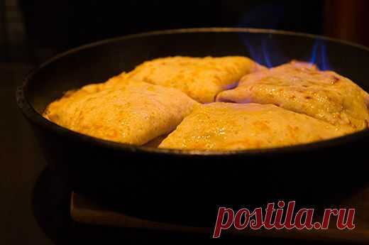 Кокосовые блины с яблоками.