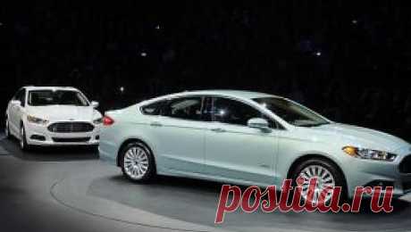 Американский автопроизводитель Ford создал автомобиль из Coca Cola

Технологию PlantBottle по производству пластиковых бутылок из растительного сырья Coca Cola презентовала еще в 2009 году. С тех пор компания изготовила более 18 млрд. бутылок с ее использованием, что позволило сохранить, по ее оценке, более 400 тыс. баррелей нефти. Производимый таким образом пластик содержит не менее 30% растительного сырья.