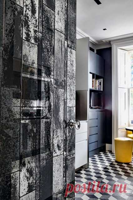 Mirror Glass- Mirror Decorating Ideas (houseandgarden.co.uk)