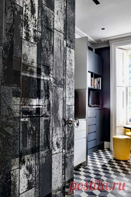 Mirror Glass- Mirror Decorating Ideas (houseandgarden.co.uk)