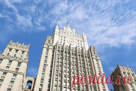В МИД заявили о деградации европейских политических элит. Политические элиты некоторых европейских стран склонны к деградации. Об этом заявил директор департамента внешнеполитического планирования МИД России Алексей Дробинин. Также дипломат усомнился в ценности заявлений некоторых министров иностранных дел ведущих стран Европы, которые путают географические названия.