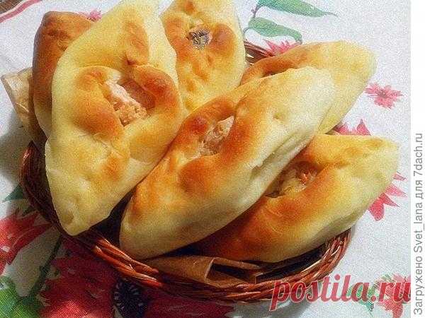 Расстегаи с красной рыбой