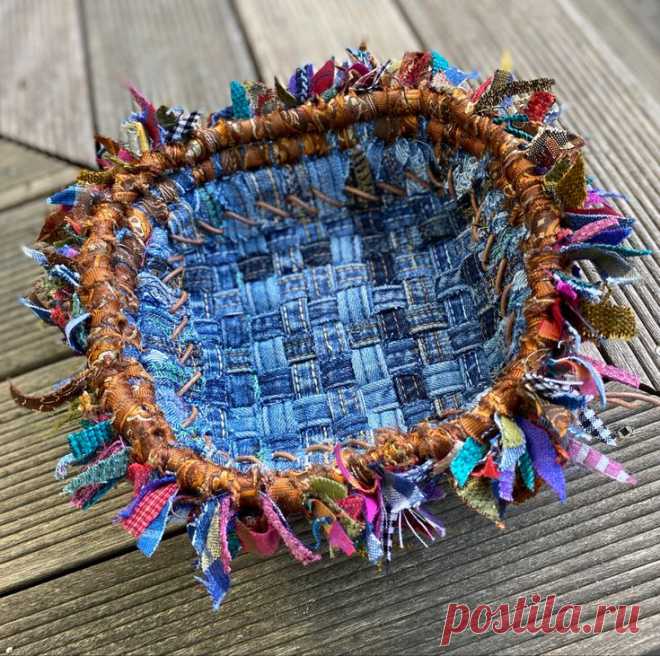 Jeans seams, necktie bowl in mixed techniques