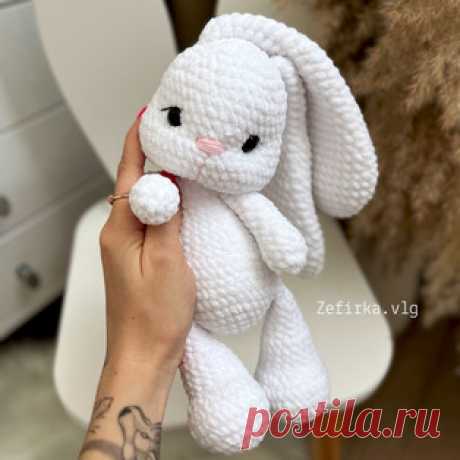 Зайка Эля амигуруми. Схемы и описания для вязания игрушек крючком! Бесплатный мастер-класс от Валентины @zefirka.vlg по вязанию плюшевой зайки по имени Эля крючком. Размер вязаной игрушки примерно 24 см без учёта ушек…