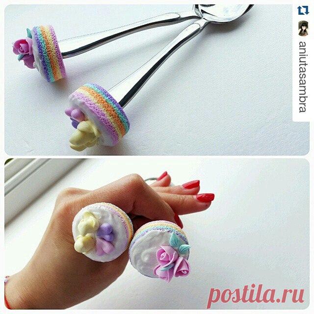 Ура ! Уде подарок дошел до победителя! Аня, спасибо за отзыв и фотографии, я балдею
#Repost @aniutasambra
・・・
Моему счастью нет предела... хоть я и пришла с почты растроенная.. вот у меня всегда так,когда иду на почту какбудто с предчуствием и происходит чтото неладное...  но не будем о грустном.. Вы только посмотрите какая красота! Даже не верится что ручная работа! Я обязательно сделаю фото моих украшений с такими ложечками..  Спасибо! @olga.guseva.art И упакова классная...