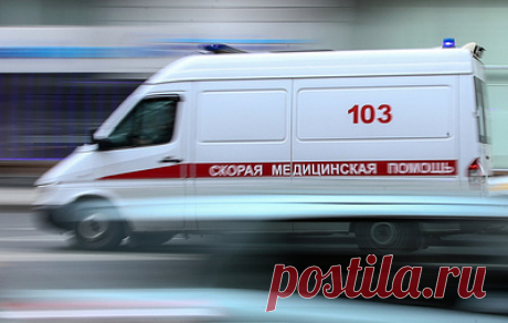 В Москве на станции метро &quot;Профсоюзная&quot; после падения на пути погиб человек. Поезда не ходят от станции &quot;Октябрьская&quot; до станции &quot;Новые Черемушки&quot;