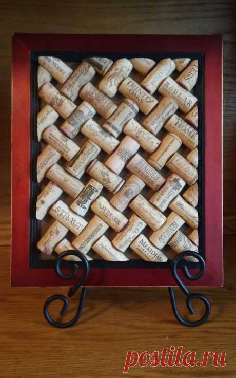 Red Burgundy with Black inside trim Lattice Wine Cork Trivet/Message Board Upcycled  Great addition to your kitchen décor. This trivet will hold hot dishes and protect your wood table surface. If you have enough trivets you could add a picture hanger to it to make it a message board for all those important daily reminders. *****check out the cute push pins I have available******   Upcycled picture frame and Wine Corks Measures from outside of frame 12x10