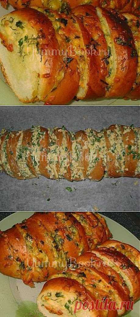 Хрустящий хлебушек пропитанный маслом, сыром и чесночком - пошаговый рецепт с фото