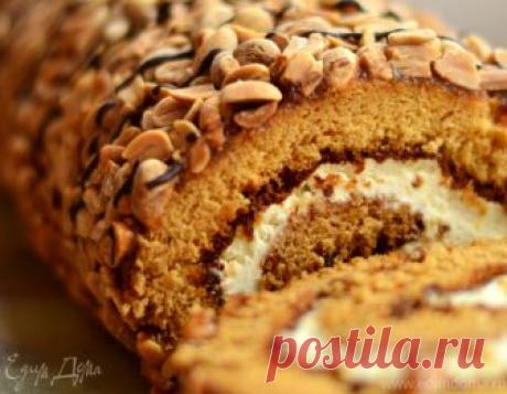 Рулет медовый с карамелью и арахисом рецепт