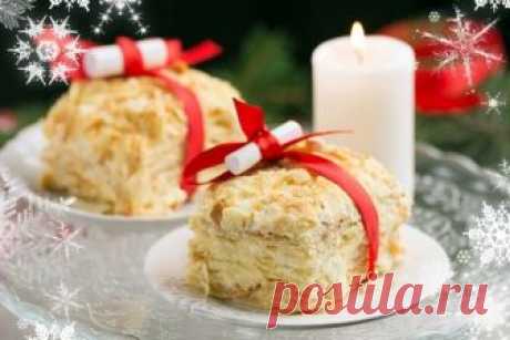 Торт на Новый год — 5 главных советских рецептов 
 
Уже давно ничего не печете? Увы, но настоящий «Наполеон» или ту самую «Прагу» вы не купите ни за какие деньги. Мы раздобыли старинные рецепты, и теперь легендарные советские торты вновь окажутся на вашем столе. Нас охватила неописуемая предновогодняя ностальгия. 
 
Нам вдруг захотелось отведать «Киевский торт», «Птичье молоко» и «Медовик». Те самые, за которыми каждый советский гражданин охотился, доставал по большому бла...