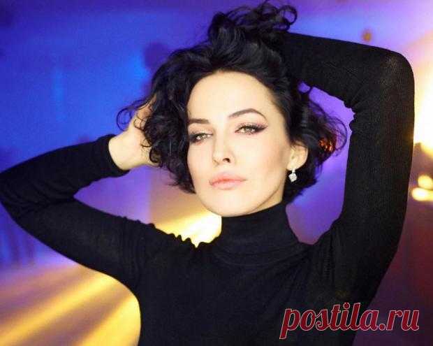 Даша Астафьева с юмором поздравила отца с днем рождения и показала забавное фото родителя