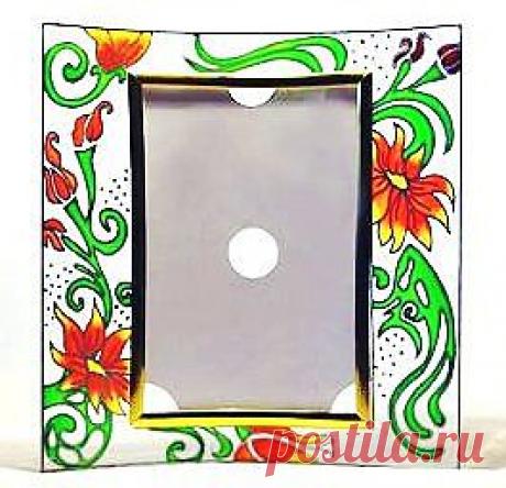 Роспись стеклянной рамки для фото витражными красками.