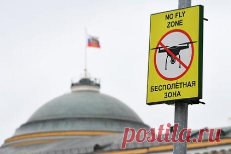 Купол Сенатского дворца Кремля восстановили после атаки дронов. Купол Сенатского дворца в Кремле, который был поврежден во время атаки дронов, восстановили. Об этом в пятницу, 5 мая, сообщает РИА Новости со ссылкой на пресс-секретаря управделами президента России Елену Крылову. «Два медных листа заменены, работы завершены», — пояснила она.