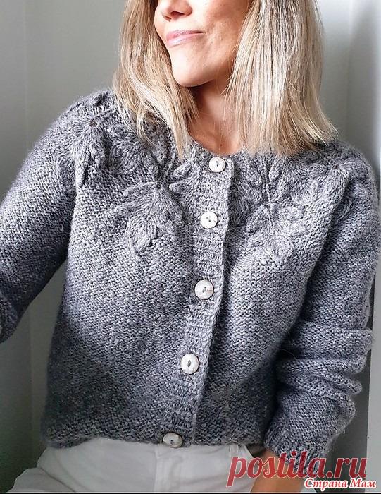 Жакет Lovlia от дизайнера Sigrid Marie Blom... описание, схема... Жакет связан сверзу вниз с круглой кокеткой, красивая женственная модель.  Стильный женский жакет с круглой кокеткой вяжется спицами сверху вниз без швов.