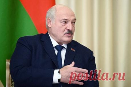 Киев отреагировал на резкие слова Лукашенко о Зеленском. Киев считает резкое заявление президента Белоруссии Александра Лукашенко о лидере Украины Владимире Зеленском актом бессилия и оставляет его без ответа. Об этом заявил представитель министерства иностранных дел страны Олег Николенко. Ранее Лукашенко назвал украинского коллегу Владимира Зеленского «просто гнидой».