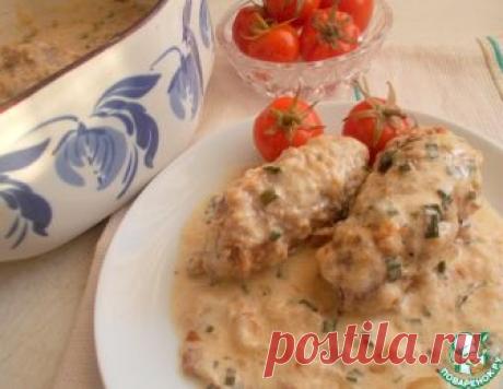 Луковые крученики "Цибулячки" Предлагаю вашему вниманию, безумно вкусные, закарпатские крученики с луком в сметанном соусе. Готовлю этот рецепт не так давно, но уже за столь короткое время, он стал моим фирменным блюдом. Это любовь с первого укуса! Родные все время просят повторить, а это уже о чем-то говорит...