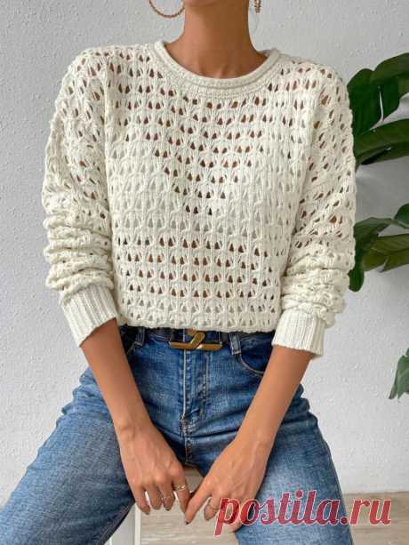 Джемпер из каталога Shein с оригинальным ажурным узором. Покрой у этой модели интереса не представляет, но кроме замечательного узора тут можно отметить еще и интересное оформление ворота. Такой прием я вижу впервые. Сначала вяжется резинка 1х1, затем делается рулик - несколько рядов лицевой глади. А вот заканчивается этот рулик снова резинкой...