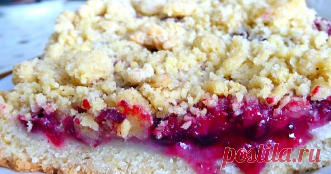 Постный пирог с черной смородиной со штрейзелем Постный пирог с черной смородиной со штрейзелем