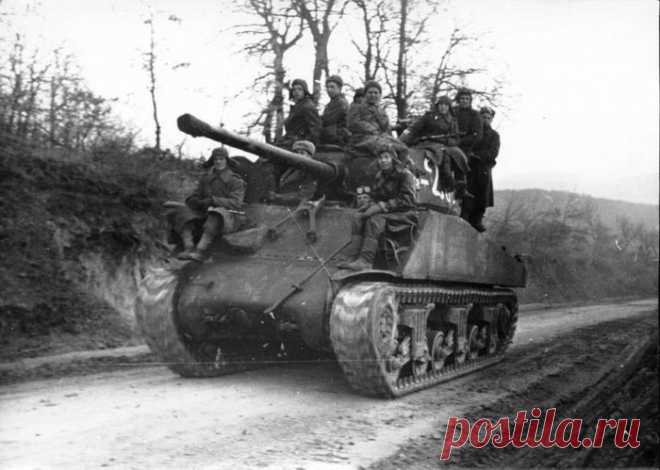 Архивные фотографии советских воинов на технике союзников / Назад в СССР / Back in USSR