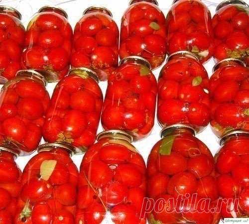 Помидоры Царские Царские помидоры для цариц:)Вкусные, сладкие помидоркиМой любимый рецепт, придумала сама,изменяла его из года в год. На сегодняшний день он такой -На 3-х литровую банку.Помидоры вымыть, наколоть зубочисткой дырочки (чтоб не трескались).В банку положить: укроп зонтиком, гвоздика 2-3 шт,...
