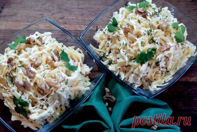 Праздничный салат с курицей, ананасами и грибами за 5 минут! |