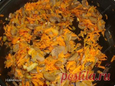 Любителям курочки) Куриные бомбочки с грибной начинкой.