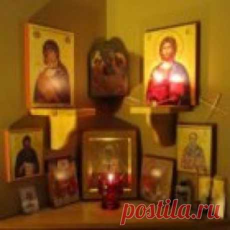Что делать, если падает икона сама по себе? 

Икона (образ) – это изображение лиц или церковных исторических событий, предмет почитания у православных и католиков, на них иконописцы красиво изображают Иисуса Христа, Богородицу, Ангела-Хранителя…