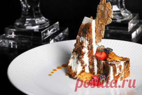 Морковный торт с кремовой шапкой и свежими ягодами рецепт – авторская кухня: выпечка и десерты. «Еда»