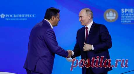 Президент Арсе: для БРИКС важно помнить о запасах лития в Боливии. Боливия ждёт и надеется, что сможет официально присоединиться к странам БРИКС, заявил в интервью RT боливийский президент Луис Арсе, прибывший в Санкт-Петербург на ПМЭФ. Читать далее