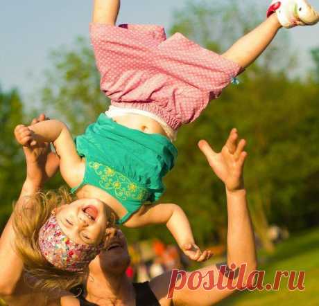 ПРИГЛАШАЕМ ДРУЗЕЙ! Дорогие коллеги, участники группы. Мы рады, что вам не безразлична судьба наших с вами детей. Тех детей, которые рядом с нами и тех ,которые могут быть с нами. Мы знаем, вы уже сейчас помогаете им познать, что такое мир, общество и семья. Вы сильные, думающие люди. Вы уже сейчас осознали , как важны дети в нашем с вами социуме. Поэтому обращаюсь к вам с просьбой приглашать ваших друзей к нам в группу и на сайт https://www.moo-cccp.org