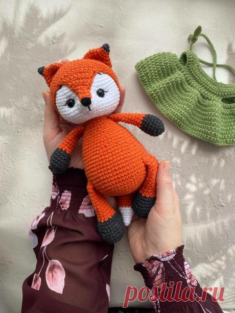 PDF Лисичка крючком. FREE crochet pattern; Аmigurumi toy patterns. Амигуруми схемы и описания на русском. Вязаные игрушки и поделки своими руками #amimore - лиса, лисица, лисёнок, лисичка из обычной пряжи.
