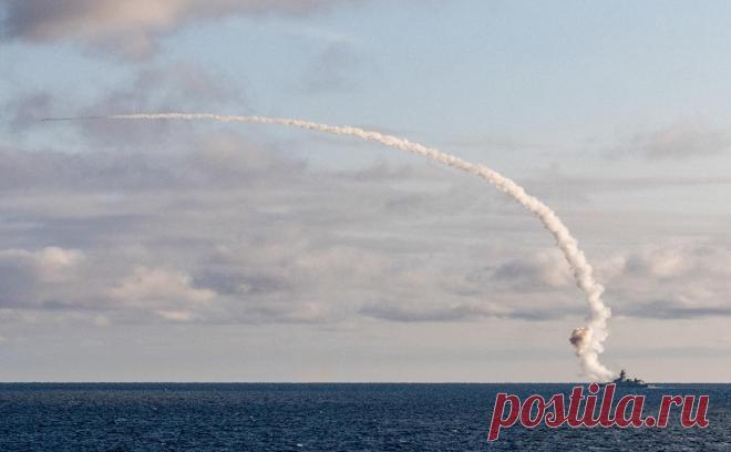 Минобороны заявило об ударах в Киевской, Львовской и Харьковской областях. По городу Броды Львовской области был нанесен удар оружием большой дальности морского базирования, цель — арсенал, на котором хранились «значительные запасы» западного оружия, военной техники и боеприпасов, сообщило Минобороны России.