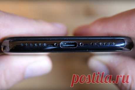 Уникальный iPhone выставили на продажу. Швейцарский студент-робототехник Кен Пиллонель выставил на продажу «первый в мире iPhone с USB-C». Энтузиаст рассказал, что смартфон Apple с портом USB-C является уникальным и, судя по всему, первым подобным устройством в мире. На момент написания заметки телефон оценивали почти в 5000 долларов.