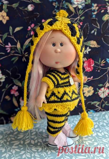 🐝🐝🐝🐝🐝🐝🐝🐝🐝🐝🐝🐝🐝

А у нас тут еще одна пчелка прилетела - готов костюмчик для моей Булочки мини Мии

Мастер-класс со схемами вязания будет готов завтра
🐝🐝🐝🐝🐝🐝🐝🐝🐝🐝🐝🐝🐝

Комплект из комбинезончика и шапочки продается - 500 руб
Подвеска баночка с сердечком на золотистой цепочке, застегивающейся на золотой карабин - 100 руб