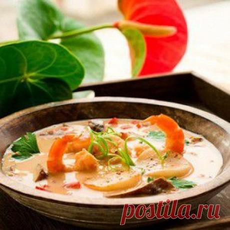 Похлебка с креветками и морскими гребешками  – супы