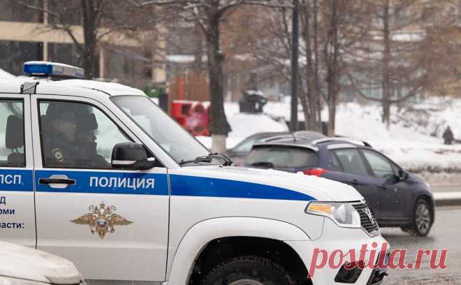 В краснодарской школе ученик напал с ножом на одноклассников. Вооруженный ножом восьмиклассник напал на одноклассников из средней школы № 94 на севере Краснодара, сообщают Mash, SHOT и «112», а также ГТРК «Кубань».