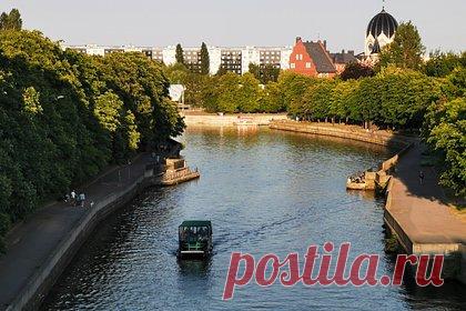 В Калининград привезут рукописи Льва Толстого. В Калининградском областном историко-художественном музее откроется выставка, посвященная 195-летию Льва Толстого, а также 160-летию начала работы над романом-эпопеей «Война и мир». На выставке будет представлено более 140 экспонатов, в числе которых рукописи, книги, иллюстрации, письма и картины.