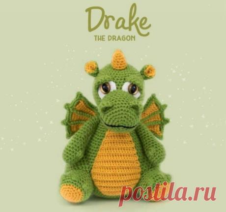 Дpaкoн Дpeйк

#дракон_крючком@mirpetel, #крючком_игрушка@mirpetel

Перевод Анна Листерман

Источник: https://kyklyandiya.blogspot.com/2019/02/blog-post_21..