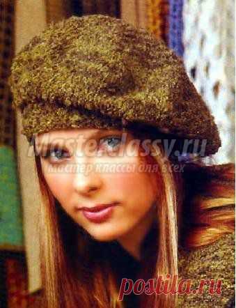 Берет спицами из буклированной пряжи. Схема и описание