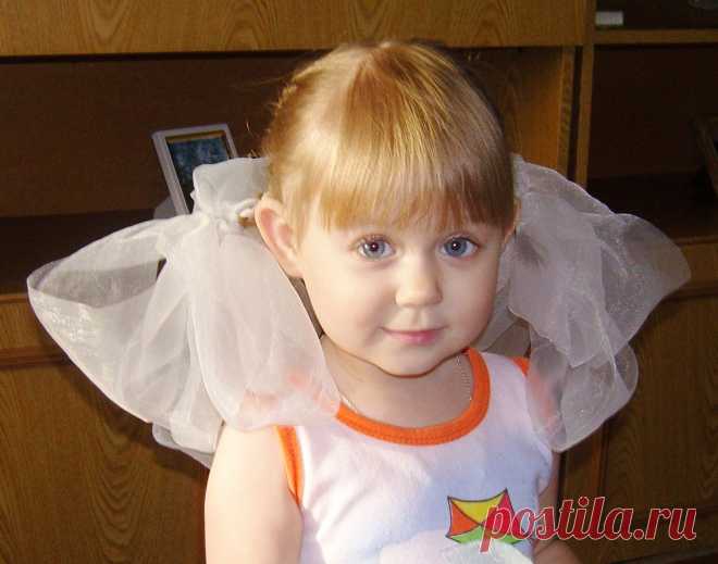 малышка с бантами