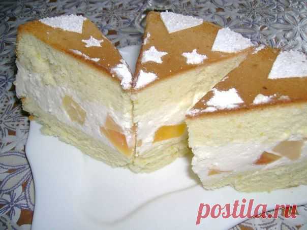 Бисквит с творожным кремом и консервированными фруктами / Вкусные привычки