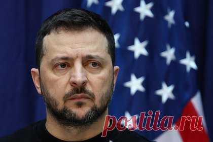 Зеленского обвинили в преступлении против Украины. Бывший советник Леонида Кучмы Олег Соскин на своем YouTube-канале заявил, что назначение Александра Сырского главнокомандующим ВСУ было преступлением против Украины. «Это [назначение Сырского] преступление. Поэтому за него надо отвечать импичментом, наверное, Зеленский?» — заявил Соскин.