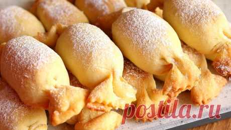 Печенье конфетки" с секретом! 🍬  Чудесное печенье с начинкой. Удивит и взрослых и детей! На 16 штук:Тесто:- 90г сметаны- 90г сливочного масла- 1 желток~ 200г муки- 0.5 ч.л. разрыхлителяНачинка:- конфеты "Коровка" 16штук (~ 250г)В миске размешать сметану, желток и размягченное сливочное масло. Всыпать половину муки, разрыхлитель и перемешать. Постепенно всыпать остальную муку и замесить тесто.Разде...