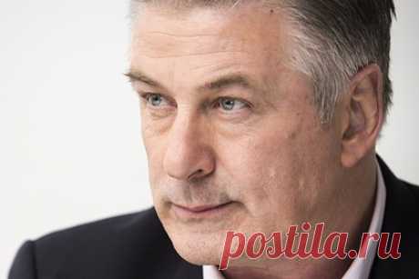 Алек Болдуин вновь обратился к Валиевой. Американский актер Алек Болдуин вновь обратился к российской фигуристке Камиле Валиевой. Артист поддержал 15-летнюю спортсменку после скандала на Олимпийских играх в Пекине. «Ты — большой талант, у тебя столько всего впереди», — написал Болдуин. На Играх-2022 она заняла четвертое место.