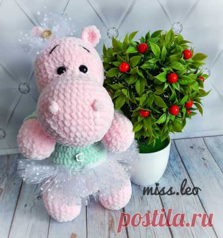 PDF Бегемошка Боня крючком. FREE crochet pattern; Аmigurumi animal patterns. Амигуруми схемы и описания на русском. Вязаные игрушки и поделки своими руками #amimore - бегемот из плюшевой пряжи, плюшевый бегемотик.