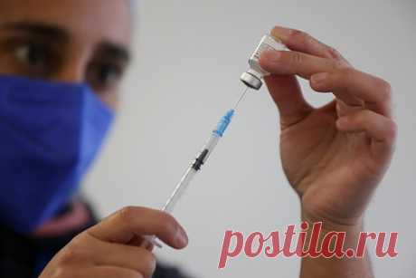 У десятилетнего мальчика остановилось сердце после вакцинации Pfizer. В Бразилии у десятилетнего ребенка остановилось сердце через 12 часов после вакцинации от коронавируса детским препаратом Pfizer. Уточняется, что врачам удалось реанимировать мальчика, сейчас его состояние стабильно, он находится под наблюдением медиков. Власти города приняли решение приостановить вакцинацию детей.