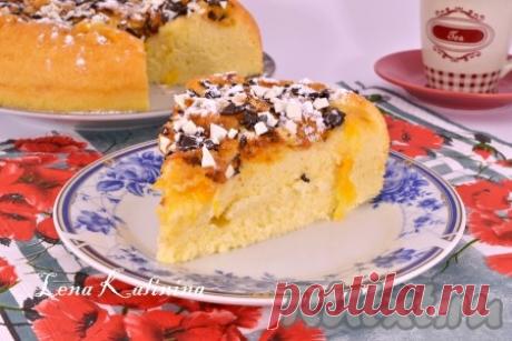 Шарлотка с апельсинами в мультиварке - рецепт с фото Хочу предложить вам испечь замечательную шарлотку с апельсинами в мультиварке. Пирог получается необычайно воздушным, нежным, сочным и безумно вкусным. Такую шарлотку можно подать к вечернему чаю для своих родных, а также можно смело предложить гостям. Попробуйте, выпечка шикарная! Ингредиенты