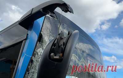 Под Мурманском автобус попал в аварию. Есть пострадавшие, сообщили в управлении ГИБДД по Мурманской области